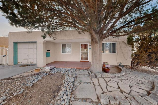 917 Girard Boulevard SE, Albuquerque, NM 87106