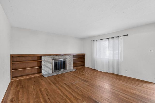 917 Girard Boulevard SE, Albuquerque, NM 87106