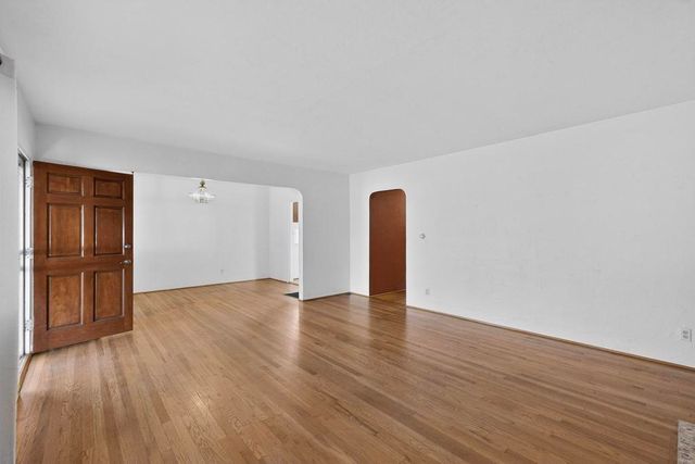 917 Girard Boulevard SE, Albuquerque, NM 87106