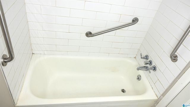 932 EDWARDS LAKE ROAD, Birmingham, AL 35235