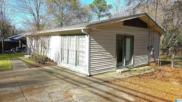 932 EDWARDS LAKE ROAD, Birmingham, AL 35235