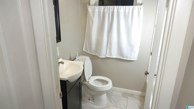 932 EDWARDS LAKE ROAD, Birmingham, AL 35235