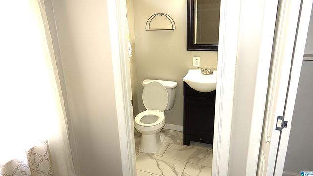 932 EDWARDS LAKE ROAD, Birmingham, AL 35235