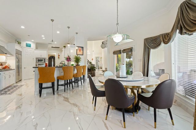 5 Camden Ct, Sugar Land, TX 77479