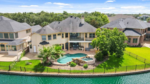 5 Camden Ct, Sugar Land, TX 77479