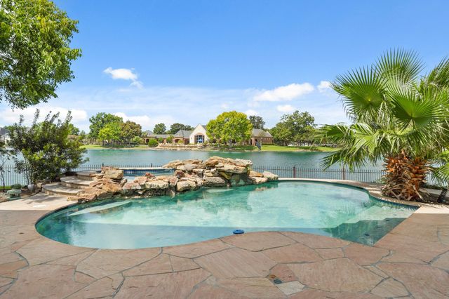 5 Camden Ct, Sugar Land, TX 77479