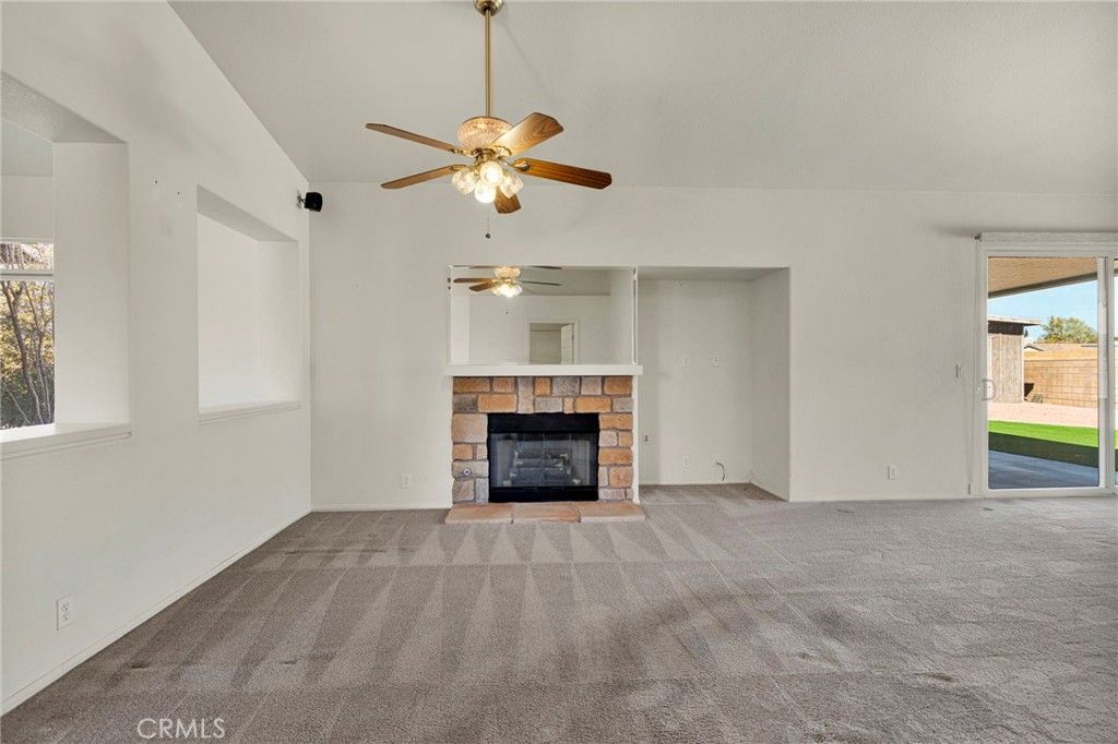 Image 13 of property listing at 18766 Kitom, Apple Valley, CA 92308