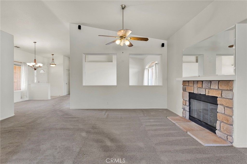 Image 14 of property listing at 18766 Kitom, Apple Valley, CA 92308