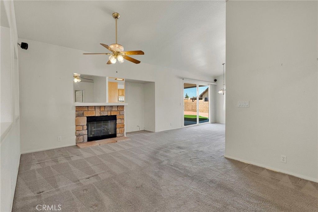 Image 15 of property listing at 18766 Kitom, Apple Valley, CA 92308