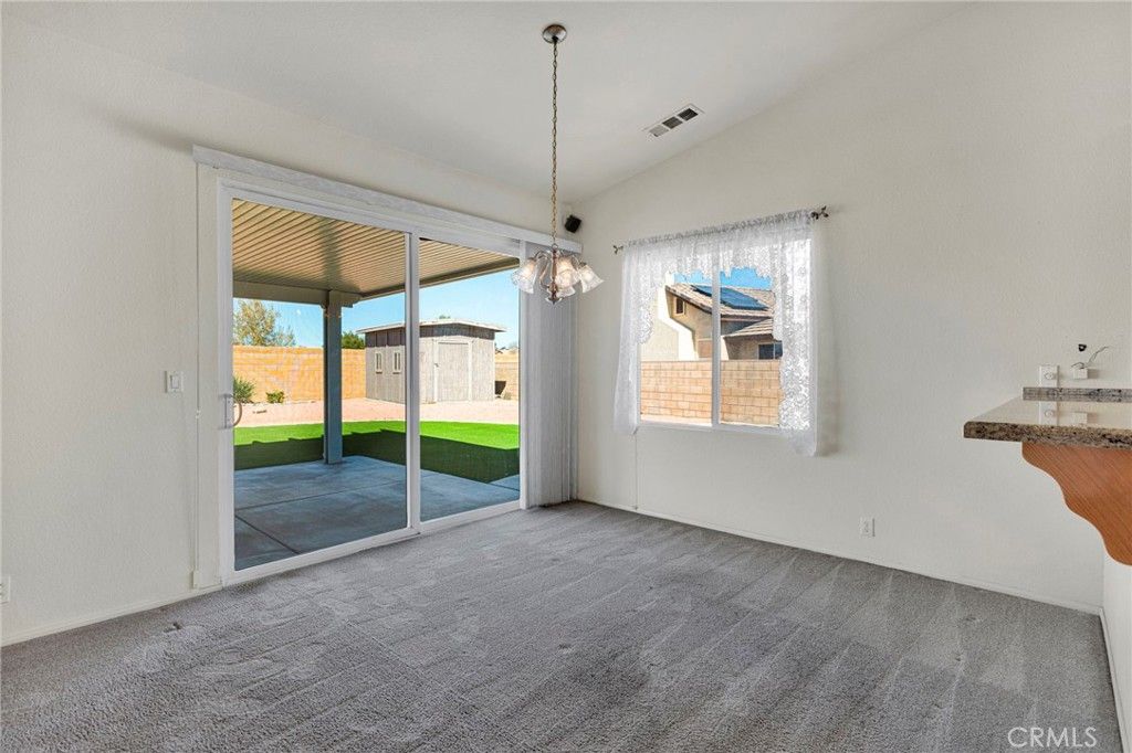 Image 17 of property listing at 18766 Kitom, Apple Valley, CA 92308