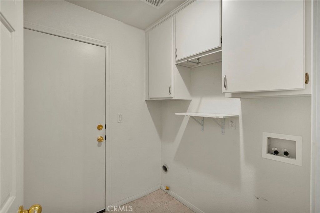 Image 24 of property listing at 18766 Kitom, Apple Valley, CA 92308