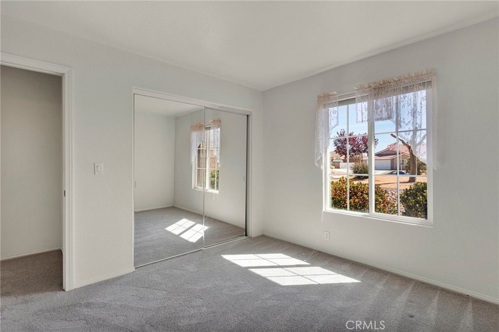 Image 26 of property listing at 18766 Kitom, Apple Valley, CA 92308