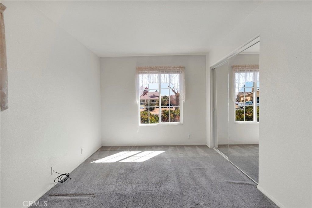 Image 28 of property listing at 18766 Kitom, Apple Valley, CA 92308