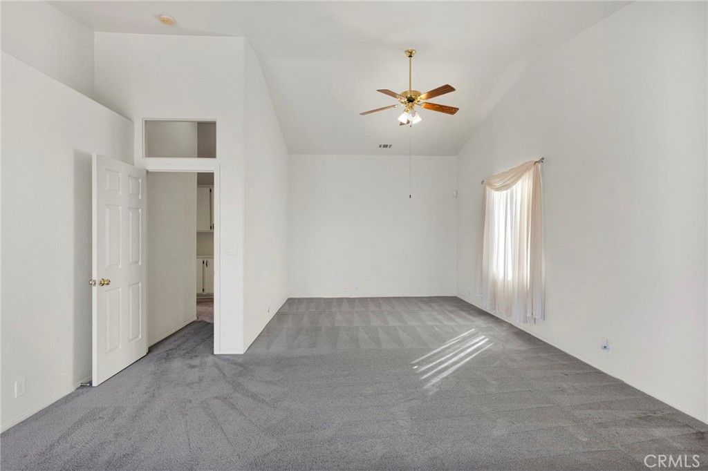 Image 33 of property listing at 18766 Kitom, Apple Valley, CA 92308