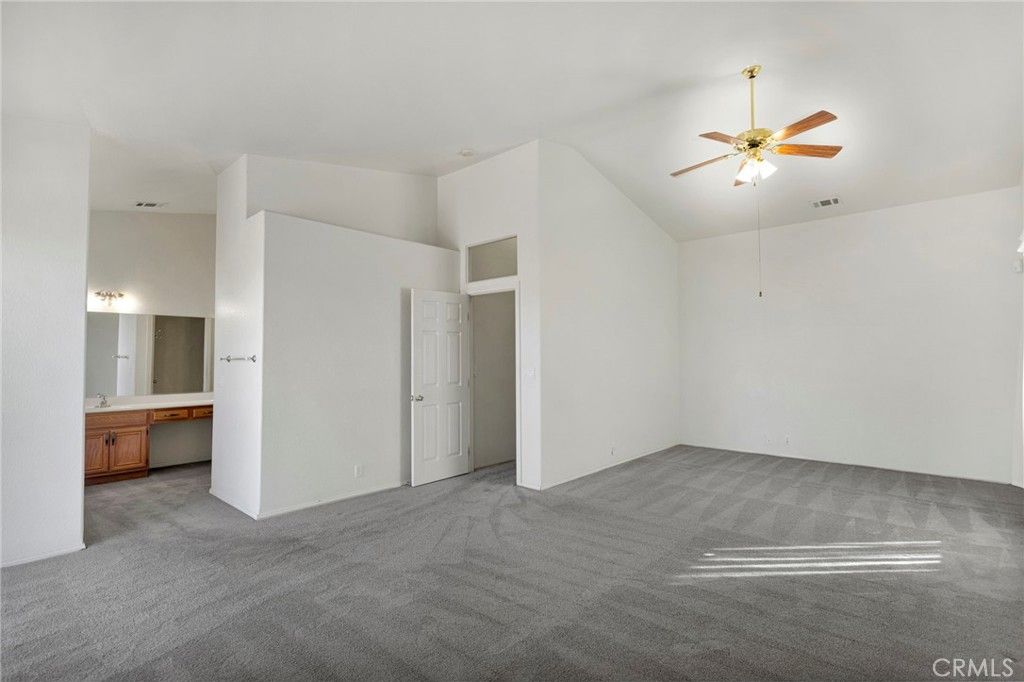 Image 34 of property listing at 18766 Kitom, Apple Valley, CA 92308