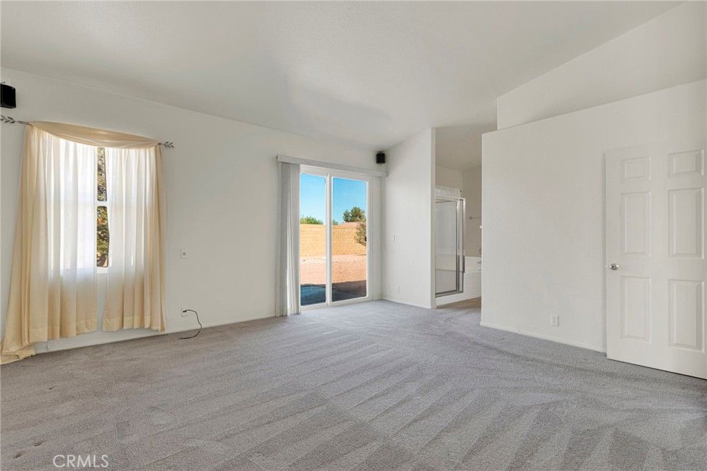 Image 35 of property listing at 18766 Kitom, Apple Valley, CA 92308