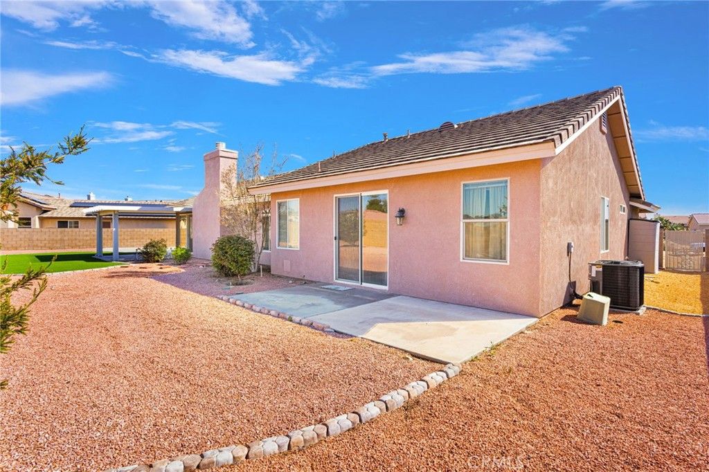 Image 45 of property listing at 18766 Kitom, Apple Valley, CA 92308