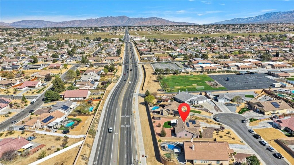 Image 53 of property listing at 18766 Kitom, Apple Valley, CA 92308