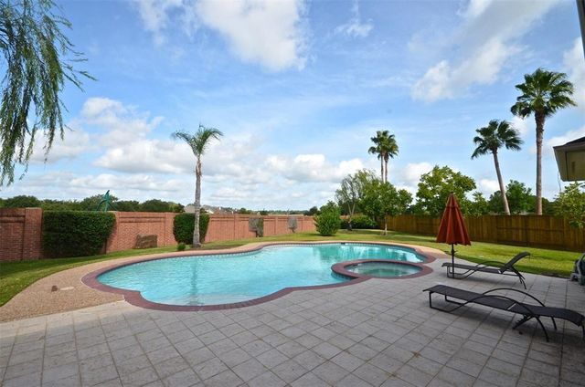 5802 Sage River Court, Sugar Land, TX 77479