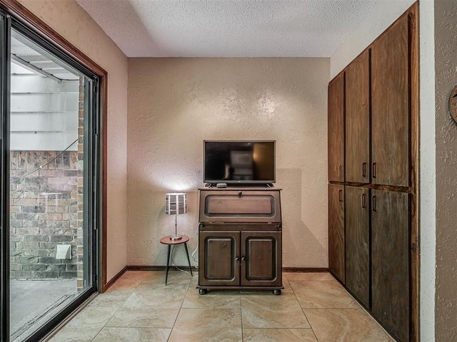 2229 Hummingbird Lane, Edmond, OK 73034