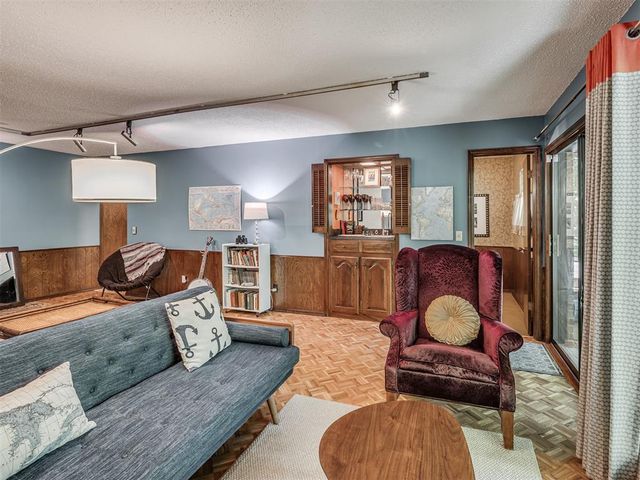 2229 Hummingbird Lane, Edmond, OK 73034