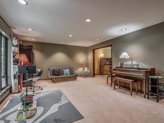 2229 Hummingbird Lane, Edmond, OK 73034