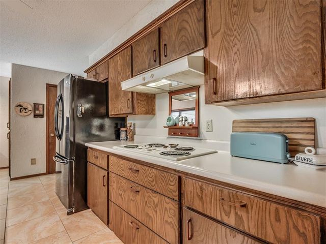 2229 Hummingbird Lane, Edmond, OK 73034