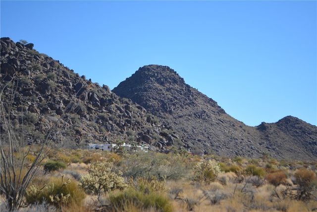 350 Arapaho Drive, Yucca, AZ 86438