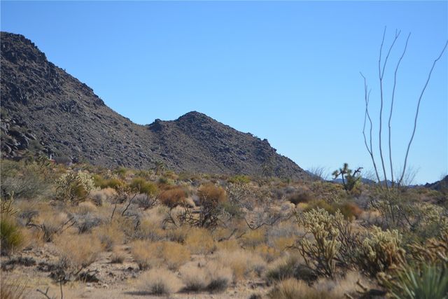 350 Arapaho Drive, Yucca, AZ 86438