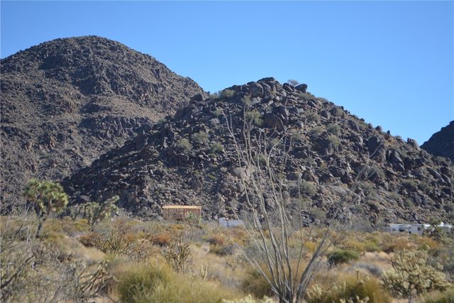 350 Arapaho Drive, Yucca, AZ 86438