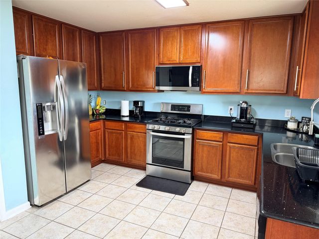 6507 Hawthorne Falls Lane, Houston, TX 77049