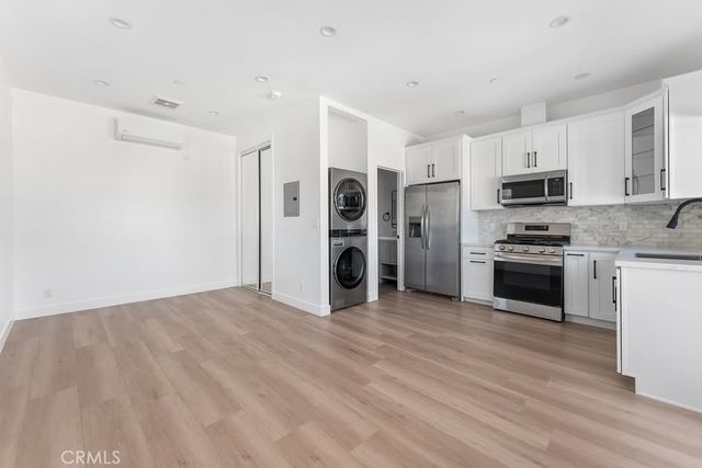 19950 Archwood Street, Winnetka, CA 91306