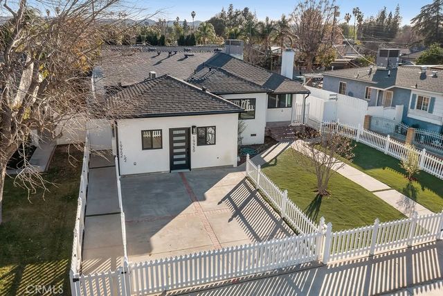19950 Archwood Street, Winnetka, CA 91306