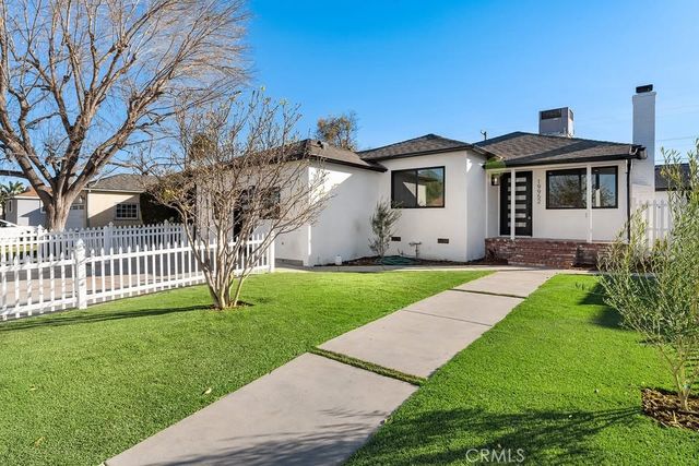19950 Archwood Street, Winnetka, CA 91306