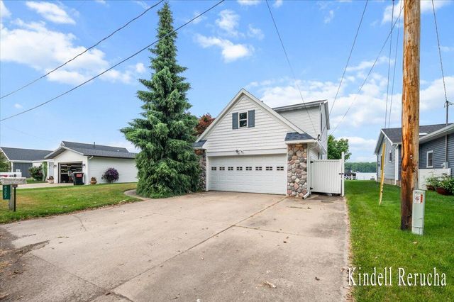4327 Harmony Drive, Shelbyville, MI 49344