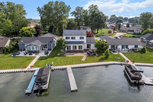 4327 Harmony Drive, Shelbyville, MI 49344