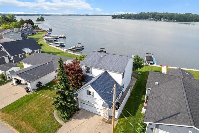 4327 Harmony Drive, Shelbyville, MI 49344
