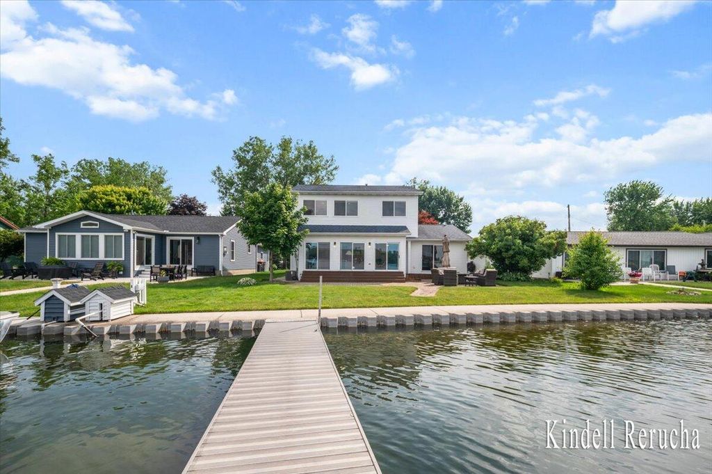 4327 Harmony Drive, Shelbyville, MI 49344