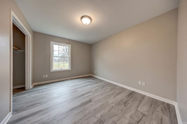 1921 Shadewood Avenue, Evansville, IN 47713