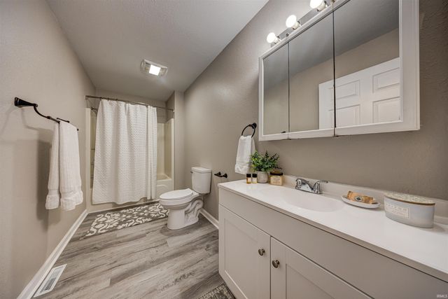 1921 Shadewood Avenue, Evansville, IN 47713