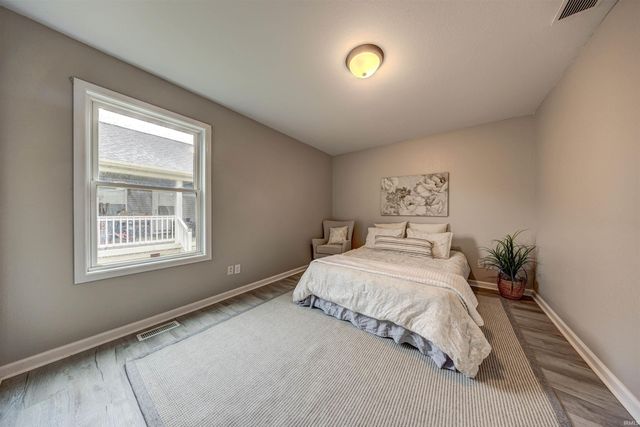 1921 Shadewood Avenue, Evansville, IN 47713