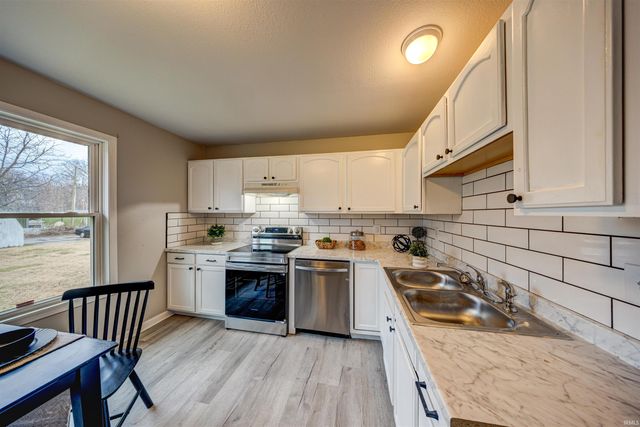 1921 Shadewood Avenue, Evansville, IN 47713