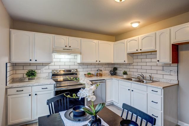 1921 Shadewood Avenue, Evansville, IN 47713