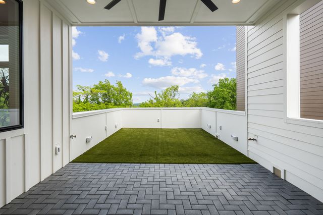 6112 Hill Circle Dr, Nashville, TN 37209