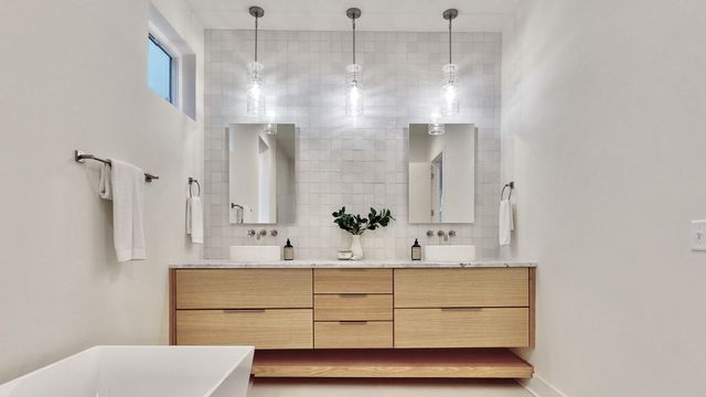 6112 Hill Circle Dr, Nashville, TN 37209