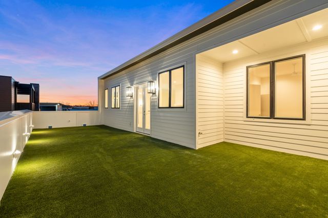 6112 Hill Circle Dr, Nashville, TN 37209