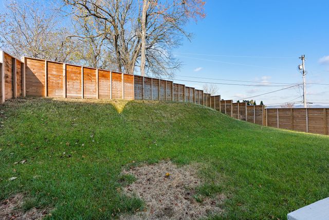 6112 Hill Circle Dr, Nashville, TN 37209