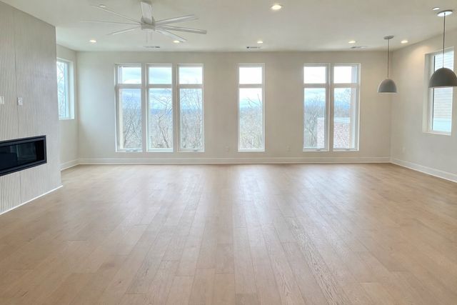 6112 Hill Circle Dr, Nashville, TN 37209