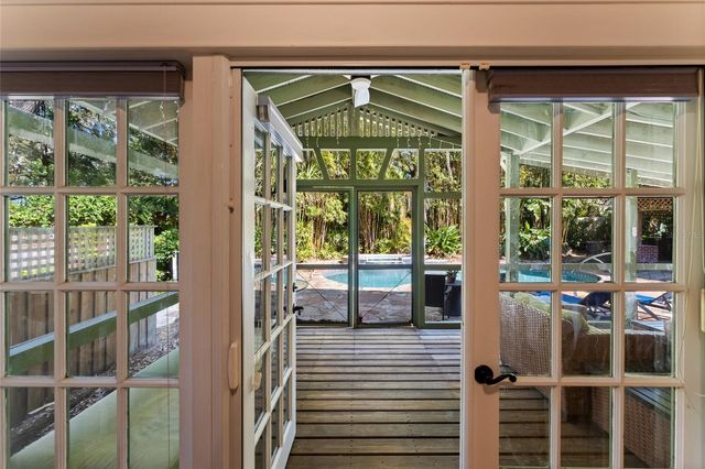 1011 E BROAD STREET, Tampa, FL 33604