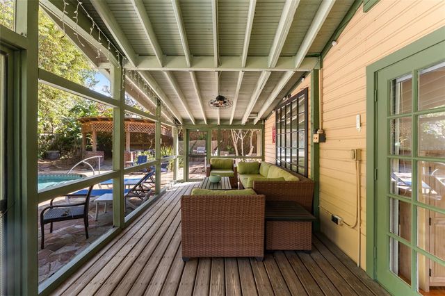 1011 E BROAD STREET, Tampa, FL 33604